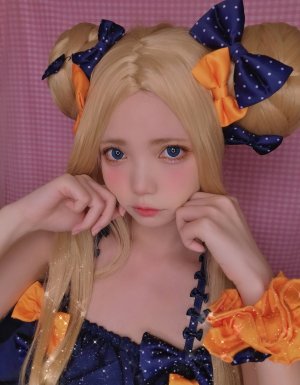 Miu Cosplayer Photo #250