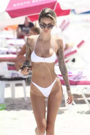 Jenna Yamamoto Photo #11