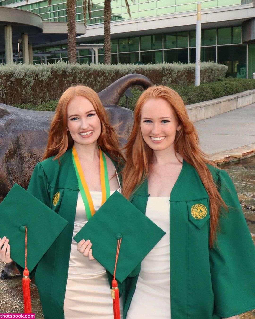 Iksnirub Twins Photo #111