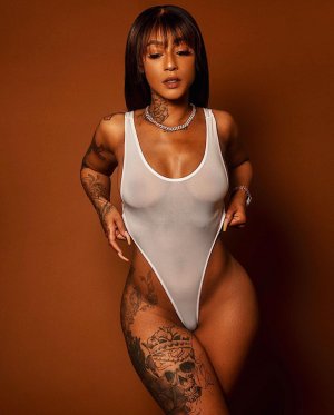 Mizz Twerksum Photo #13