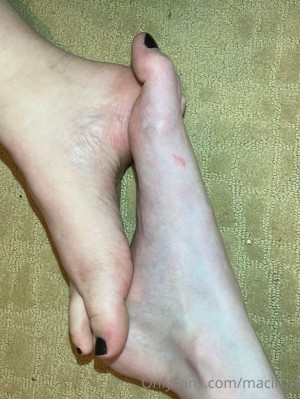 Maci Currin Photo #14