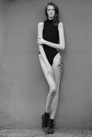 Maci Currin Photo #26