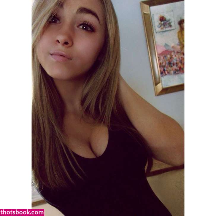 Olivia Lhopitault Photo #6