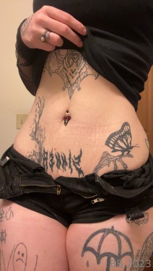 Hotgothmilf Post #14