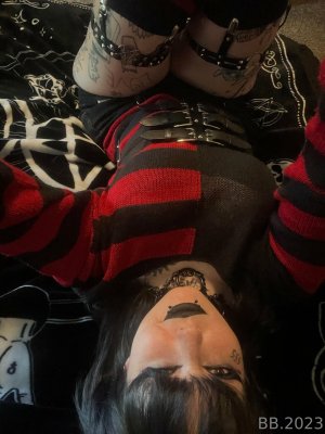 Hotgothmilf Photo #60