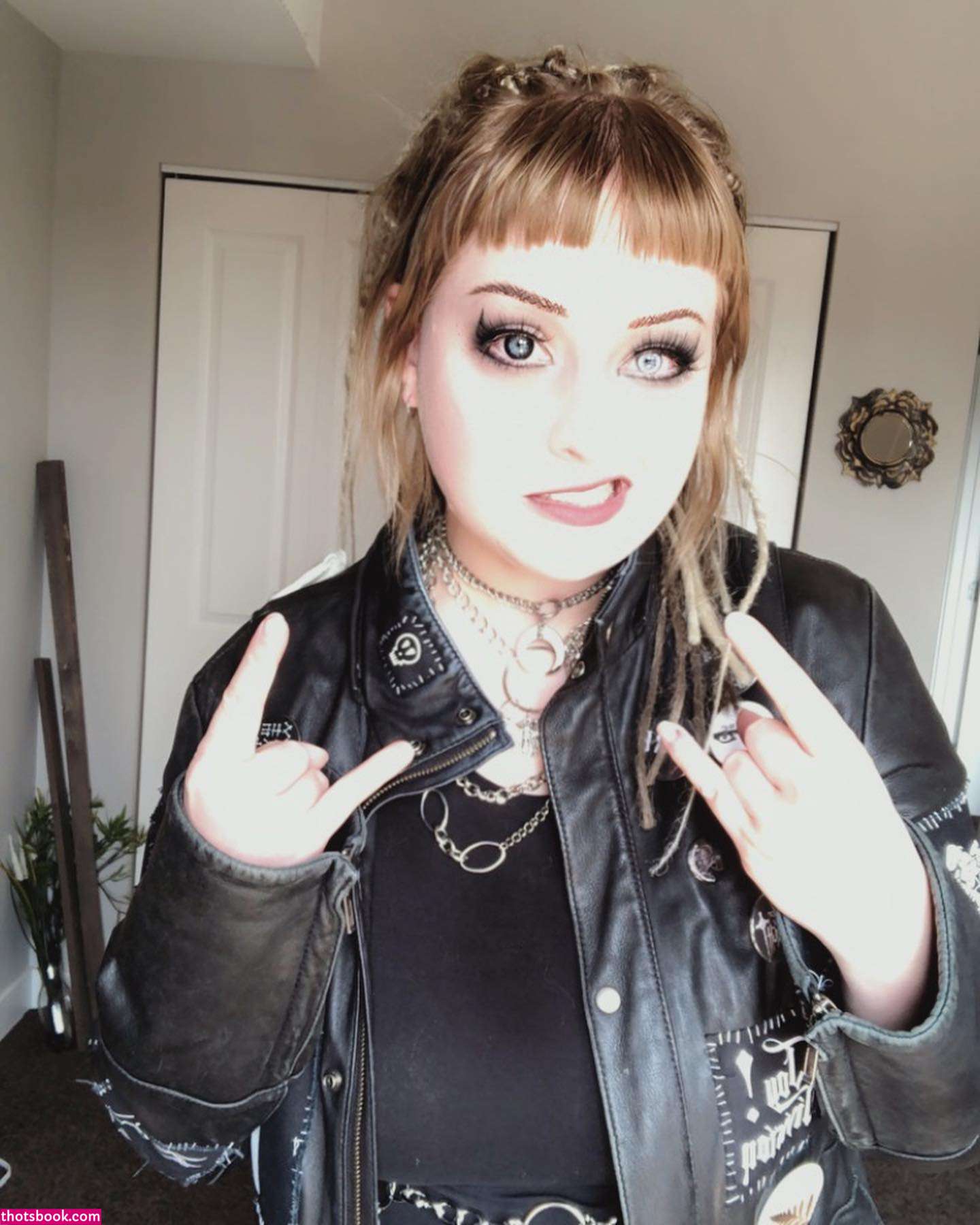 Mother Macabre Photo #8