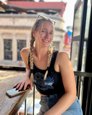 Abby Cummons Photo #12