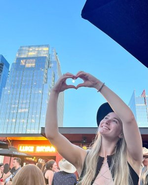 Abby Cummons Photo #14