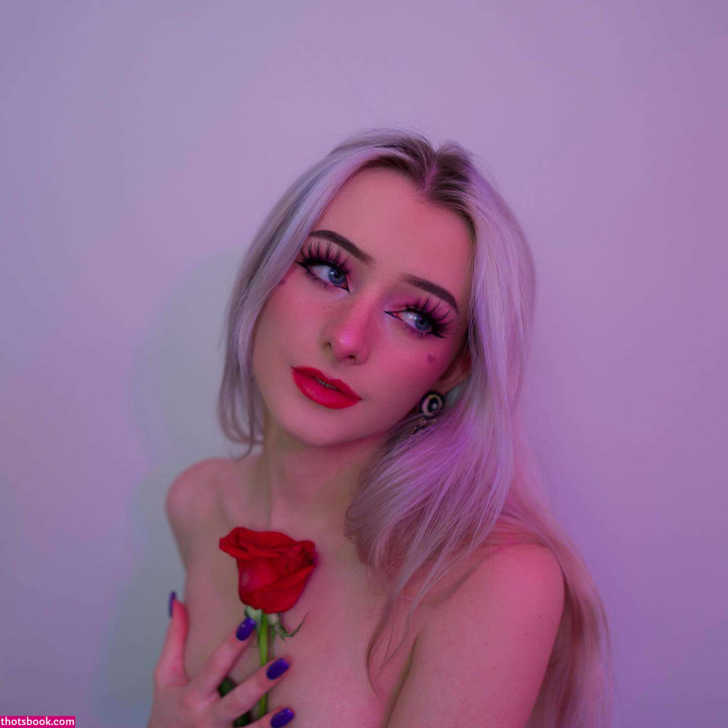 Adrianah Lee Photo #2