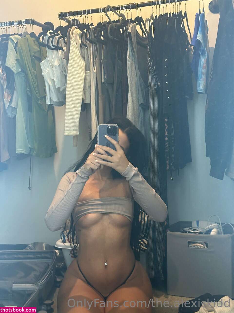 Alexis Kidd Photo #47