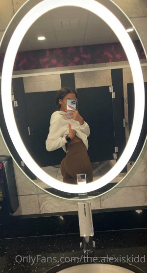 Alexis Kidd Photo #19