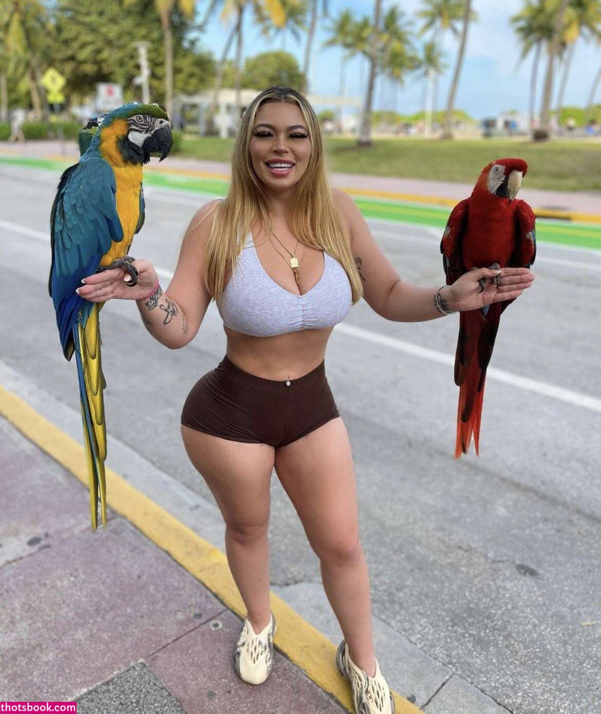 Woahhtee Tillyktv Photo #5