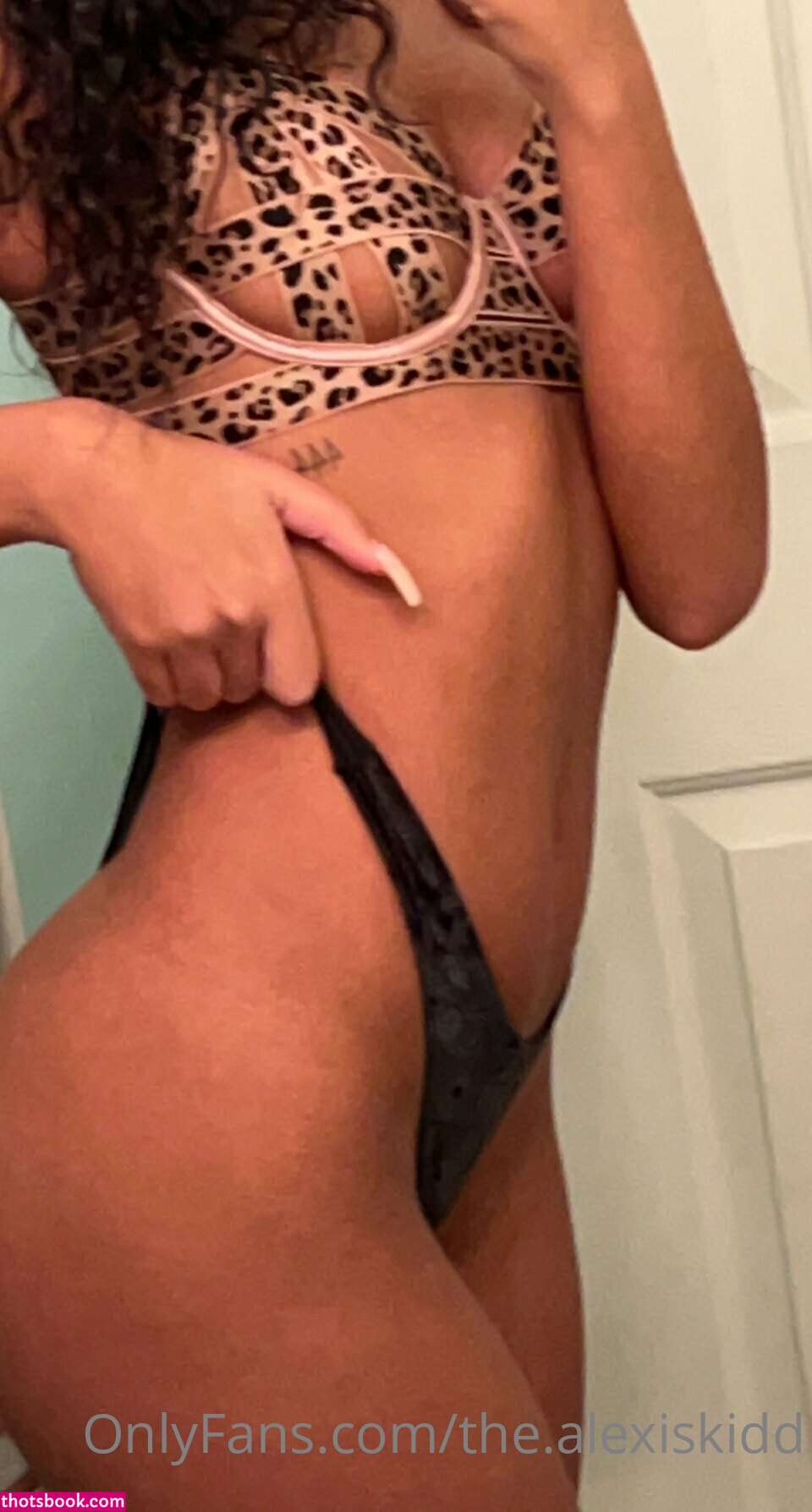 Alexis Kidd Photo #153