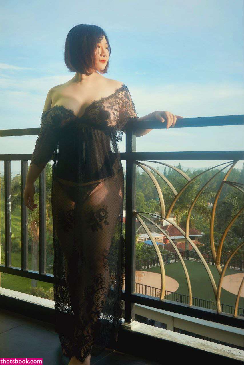 Indonesian Cosplayer Photo #25