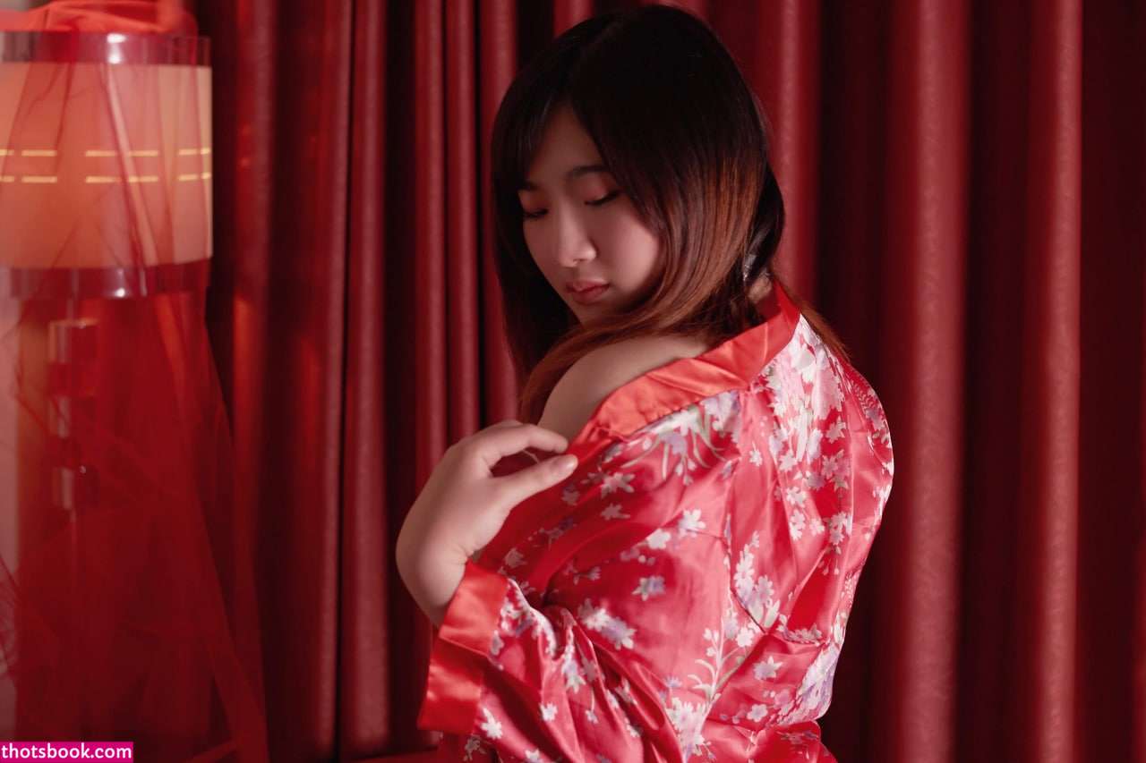 Indonesian Cosplayer Photo #103