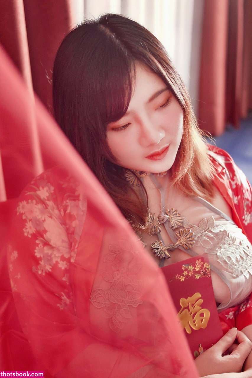 Indonesian Cosplayer Photo #110