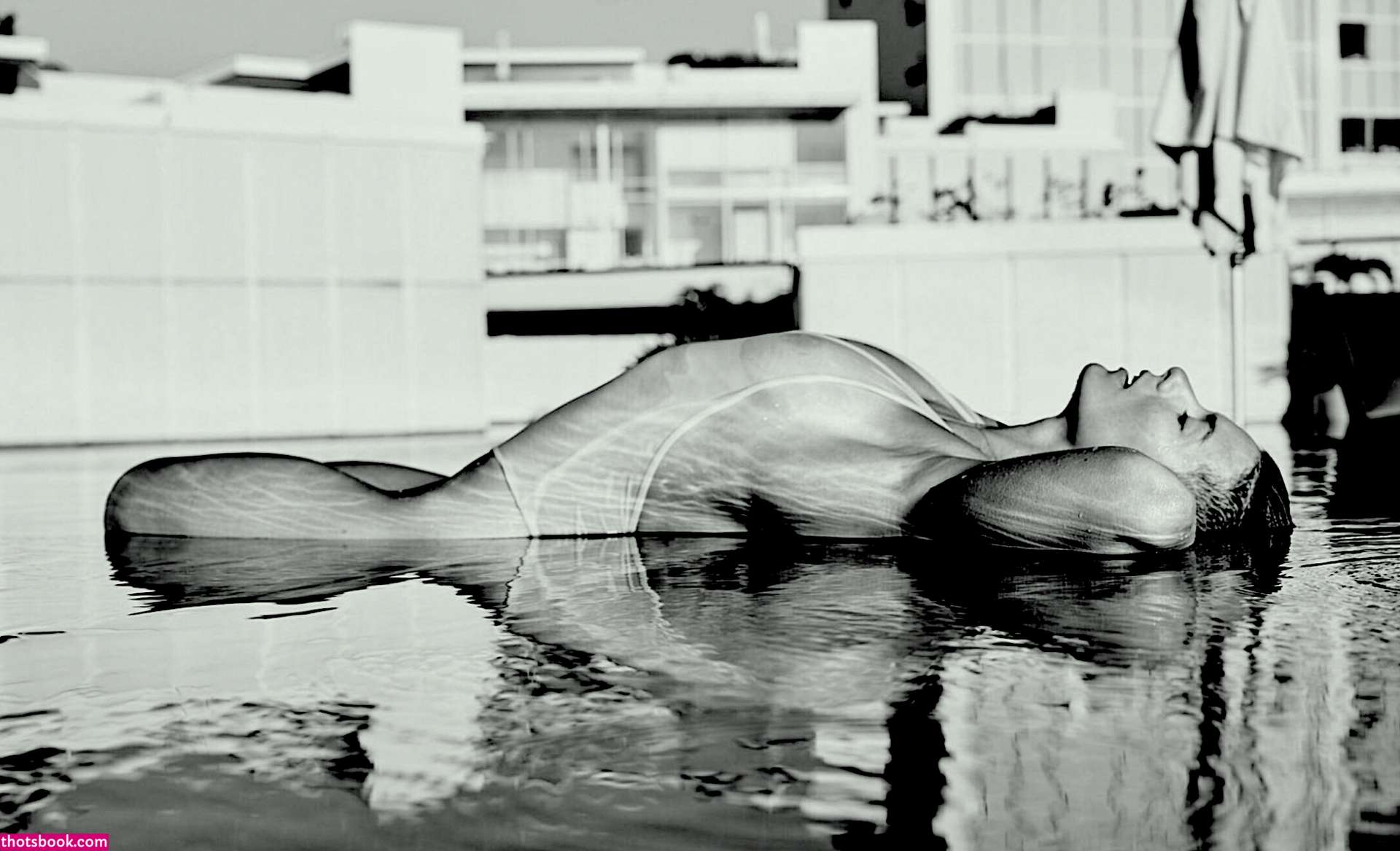 Jen Widerstrom Photo #16