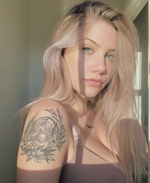 Mikaylaay aka milkayla Photo #9