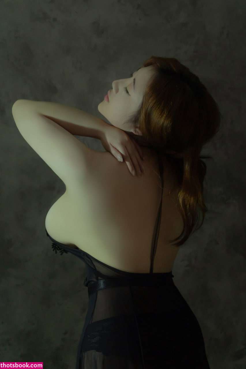 Indonesian Cosplayer Photo #128