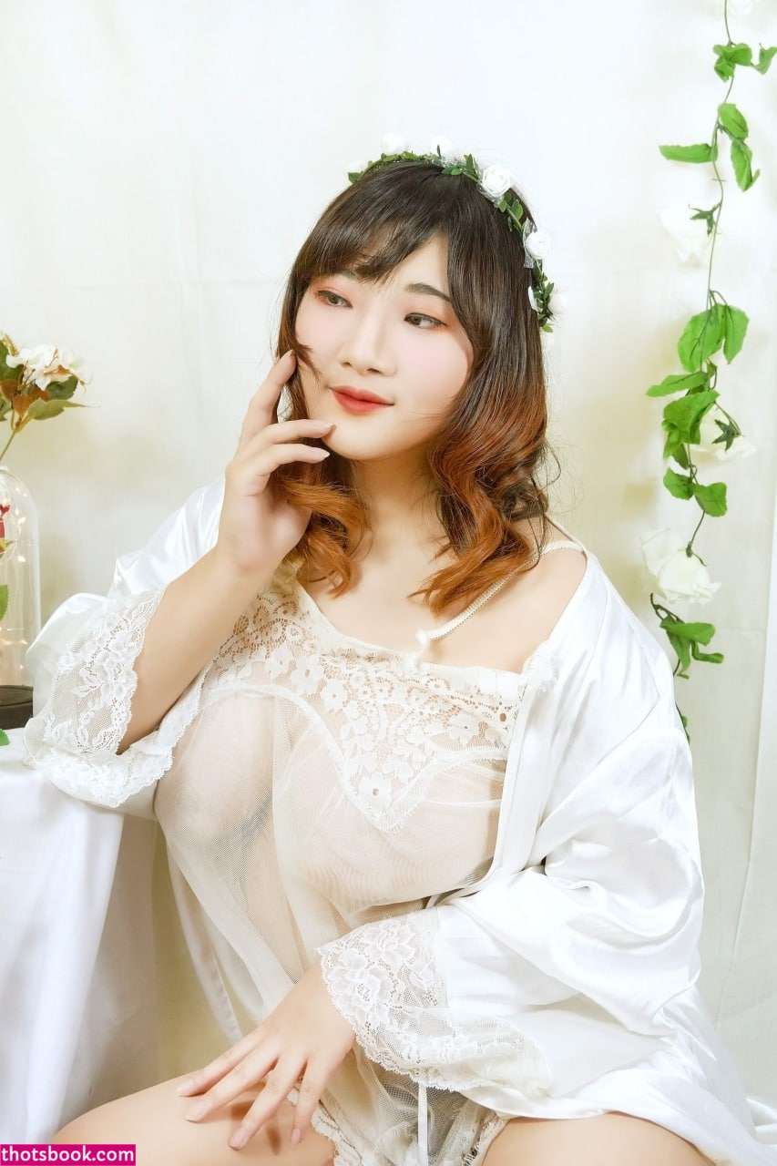 Indonesian Cosplayer Photo #222