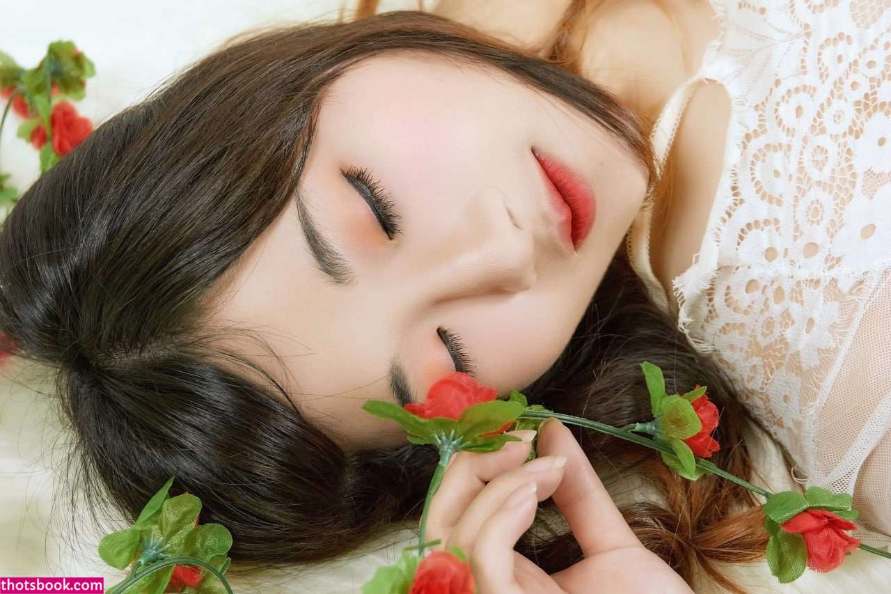 Indonesian Cosplayer Photo #243