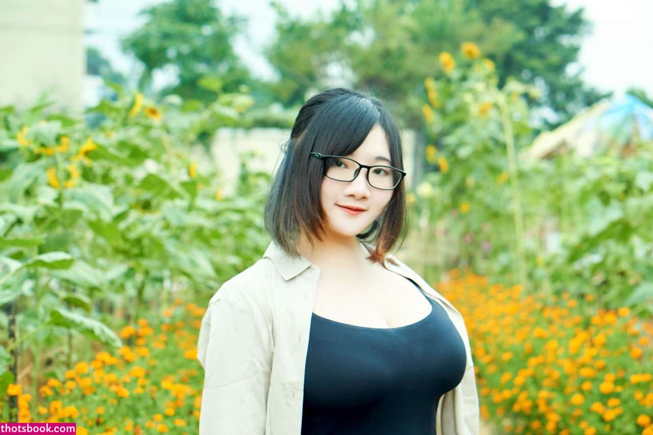 Indonesian Cosplayer Photo #295