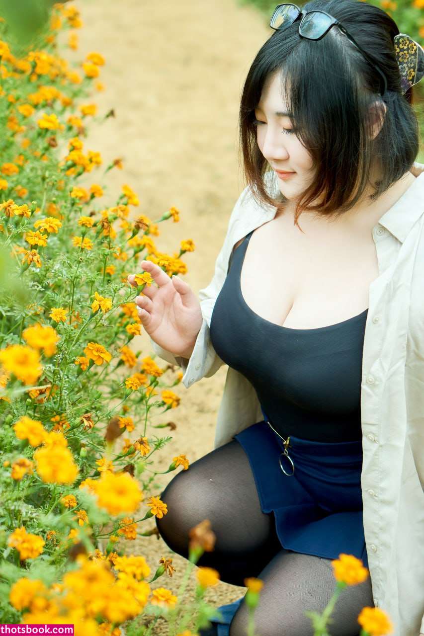 Indonesian Cosplayer Photo #297