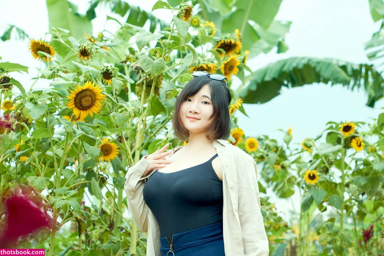 Indonesian Cosplayer Photo #303