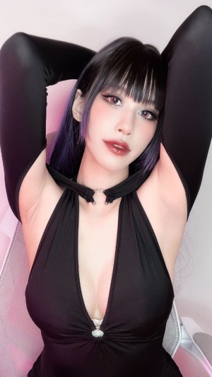 Earnieshime Photo #3