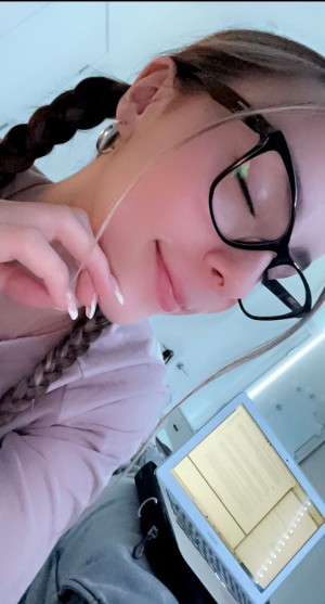 Meelah Robbins Photo #6