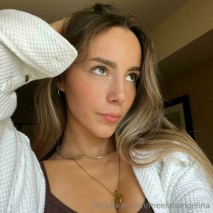 Meelah Robbins Photo #13