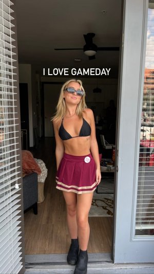 Alexa Meyer Photo #5