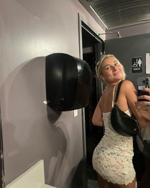 Alexa Meyer Photo #19