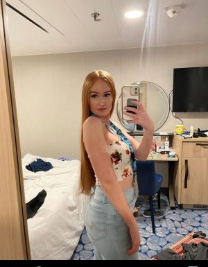 Iksnirub Twins Photo #8