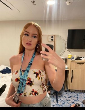 Iksnirub Twins Photo #18