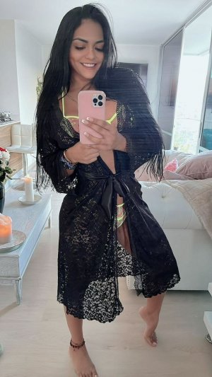 Karenn Smith Photo #71