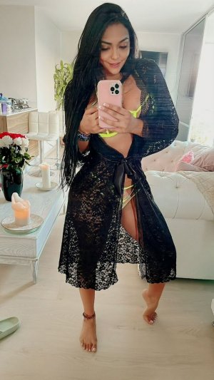 Karenn Smith Photo #75