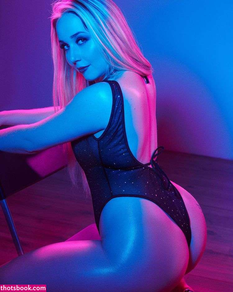 Lisa Lefevre Photo #12