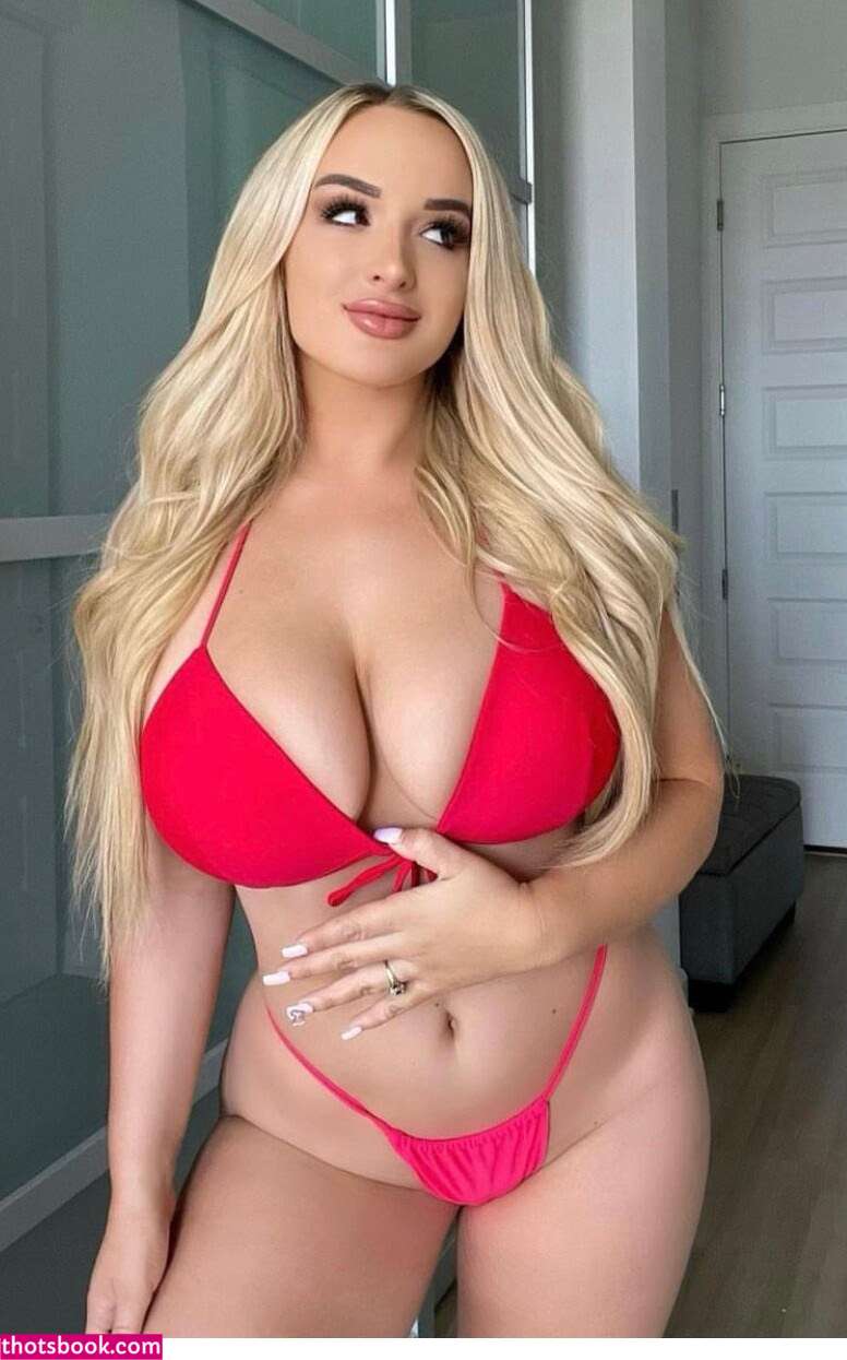 Emanne Emily Photo #2