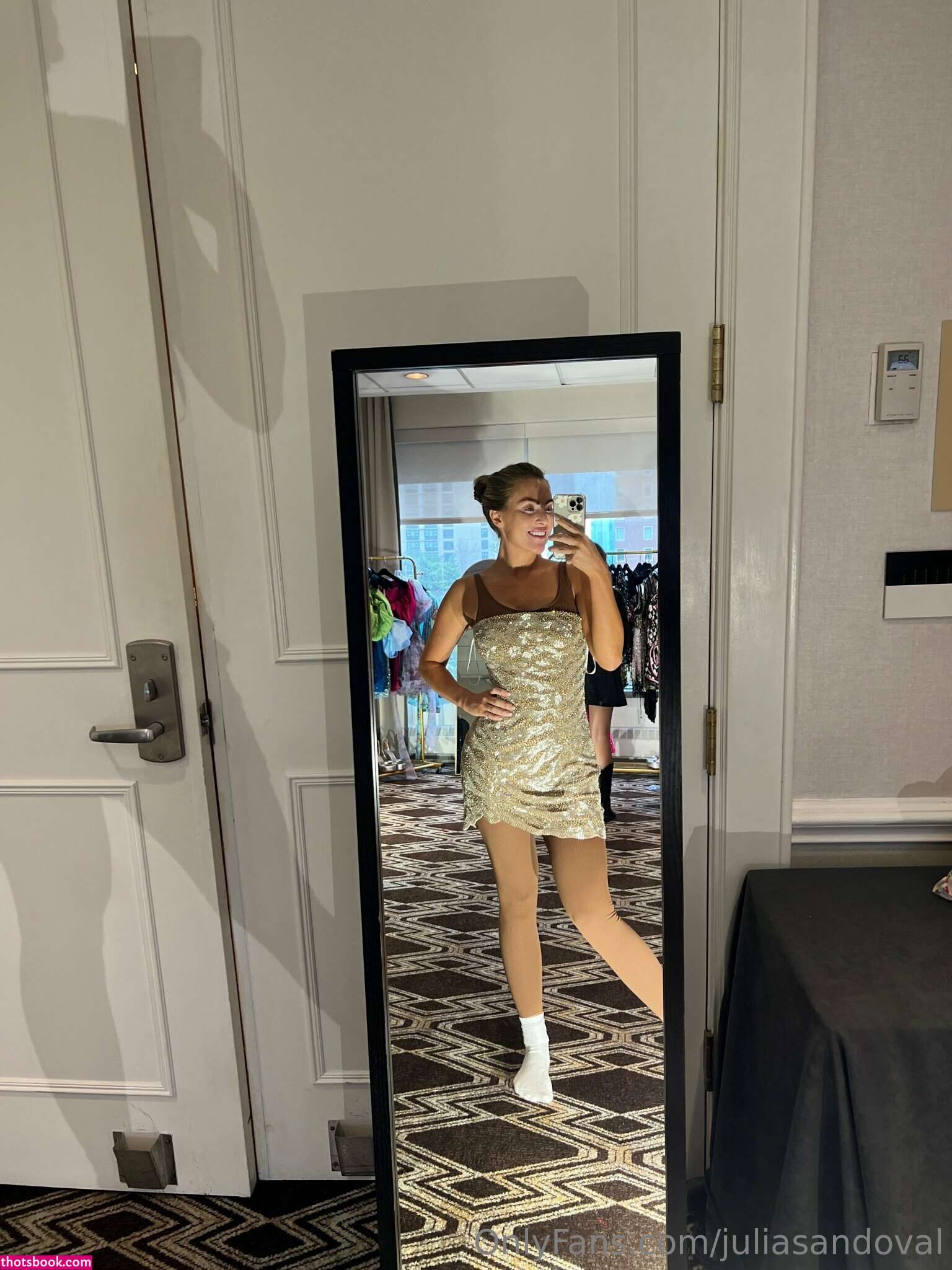 Julia Sandoval Photo #12