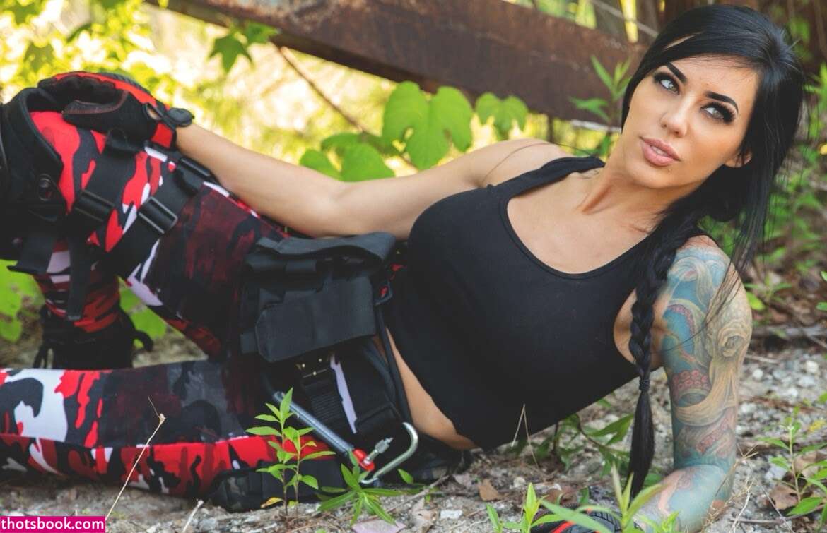 Alex Zedra Photo #24