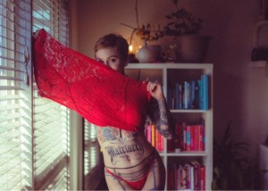 Elle Stranger Photo #3