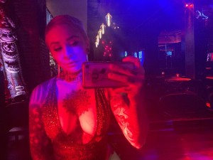 Elle Stranger Photo #7