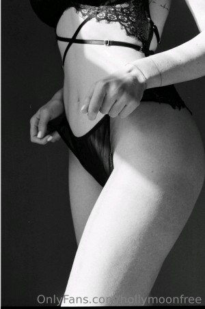 Holly Moon Photo #11