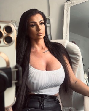 Siobhan Ward Photo #1