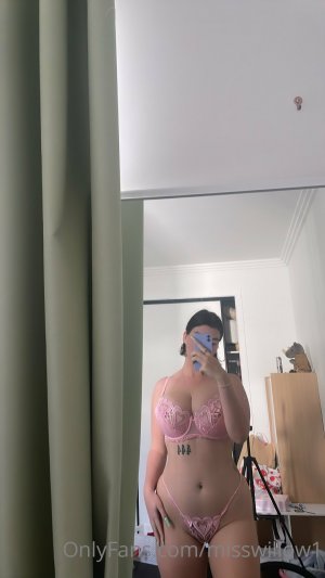 Phoebewillow Photo #6