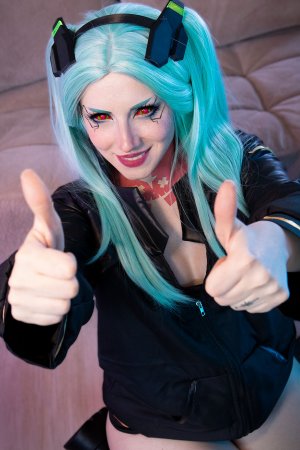 Ezy Summers Photo #1