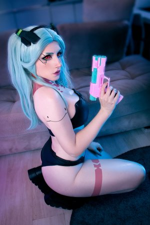 Ezy Summers Photo #2