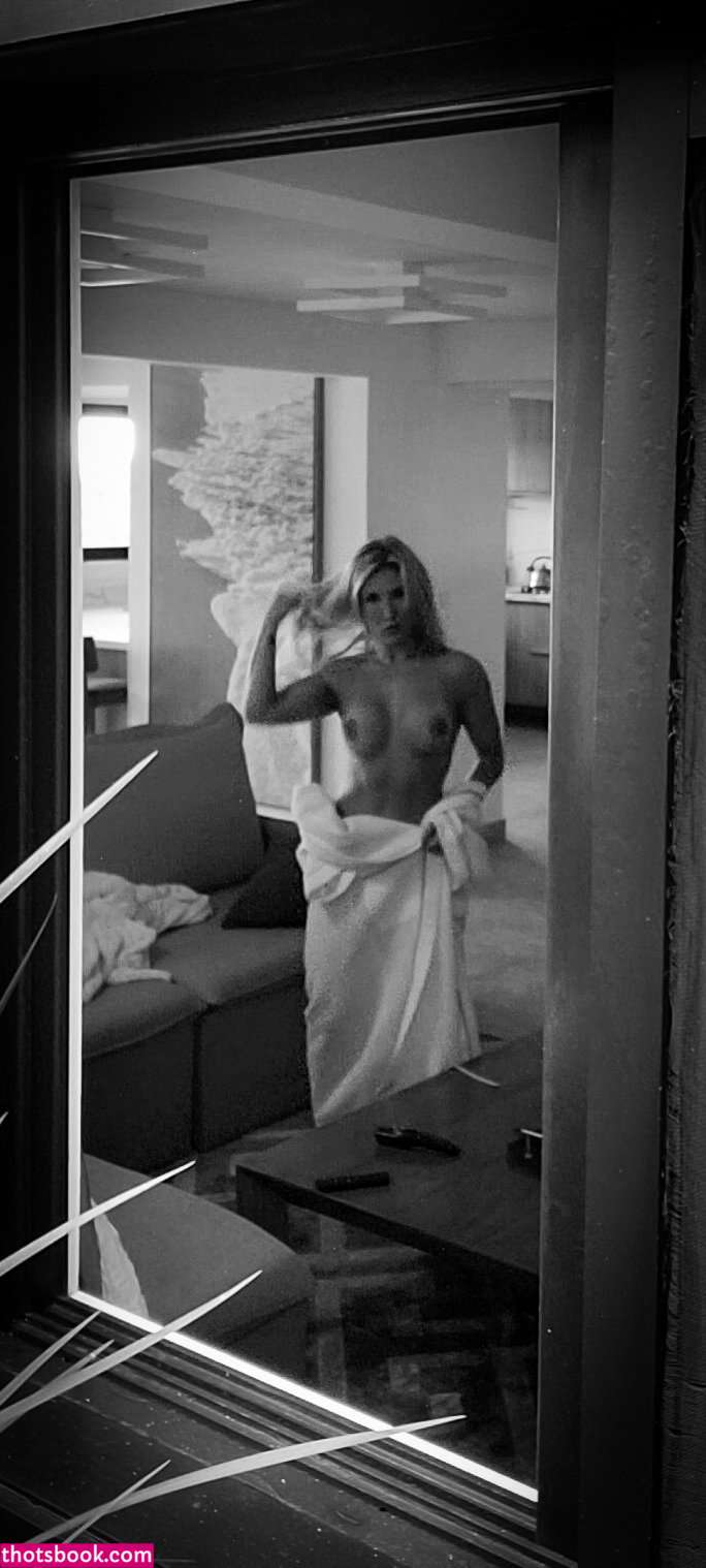 Faye Delphine Photo #11