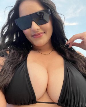 Robin Gwenn Photo #8